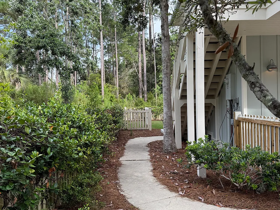 245 Eve Cir