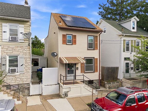 2nd image of 1433 Ferry St
