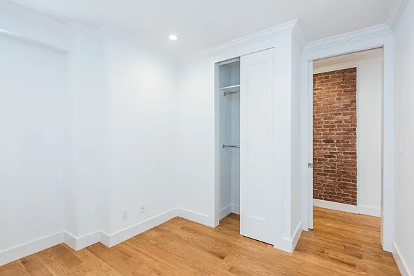 Rented by Nooklyn NYC LLC | media 53