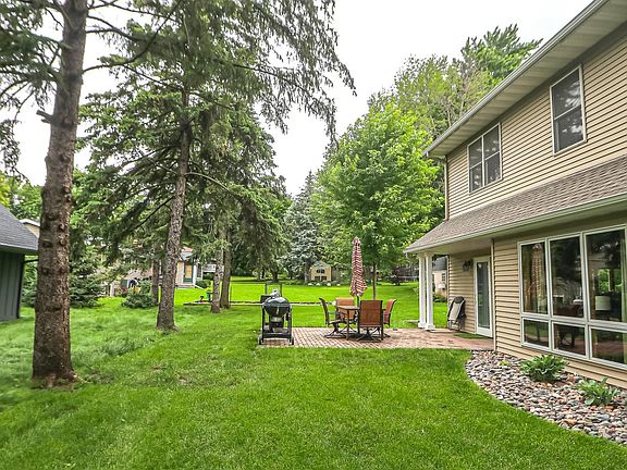 2nd image of 728 Birch Ln
