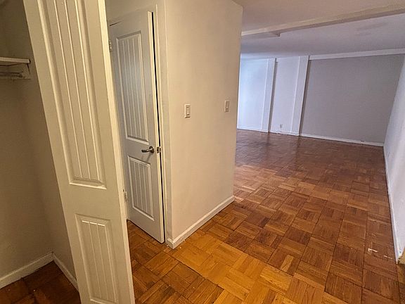 5th image of 36 Duncan Ave #4J
