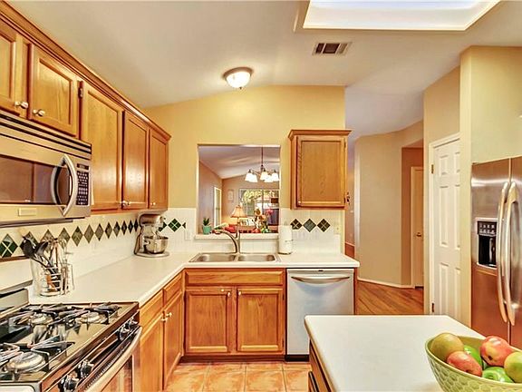 5th image of 3401 Kissman Dr