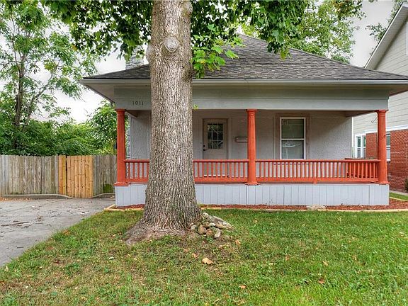 4th image of 1011 W White Oak Dr