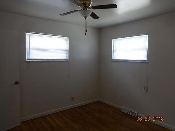 2nd image of 798 Byron Ave