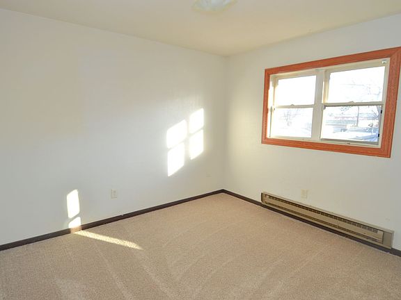 5th image of 2208 12th Ave N #7