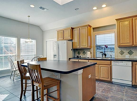 4th image of 2408 Aramic Ct