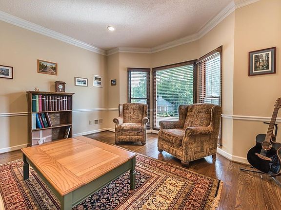 4th image of 1104 Autumn Chase Ct SW