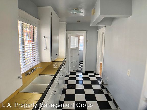 3rd image of 1631 W 37th St #1629