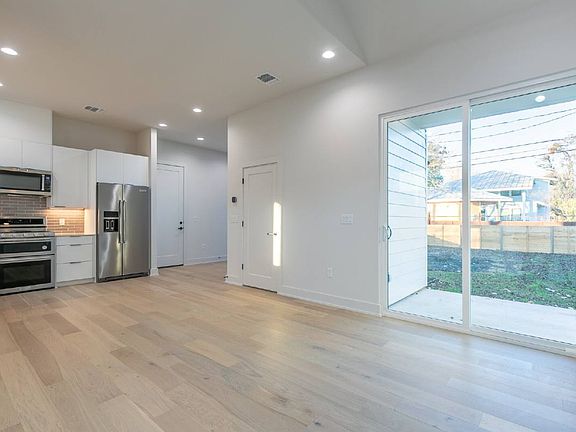 3rd image of 2008 Canterbury St #B