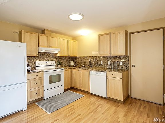 5th image of 9136 NE 139th St