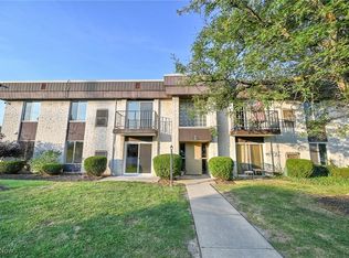 8583 N Akins Rd APT 101, North Royalton, OH 44133