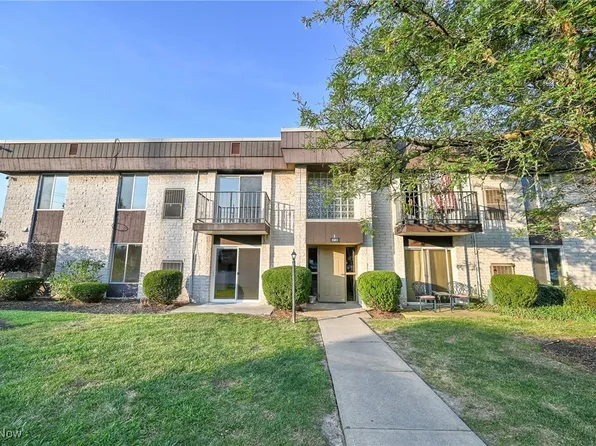 8583 N Akins Rd APT 101, North Royalton, OH 44133