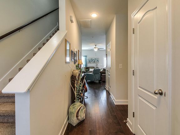 3rd image of 3011 Thornbury Pl