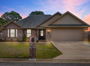 900 Laurel Ct, Searcy, AR 72143