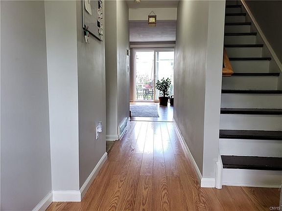 5th image of 8230 Vicksburg Pl