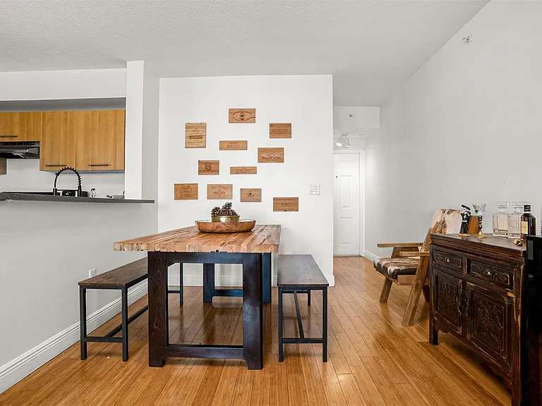 471 NE 25th St #503 — Photo 13