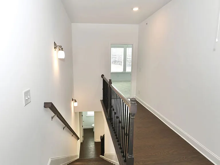 6574 Beacon Dr — Photo 17