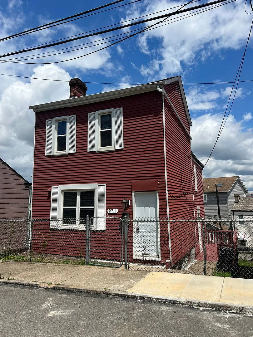 Building Photo - 2711 Burham St