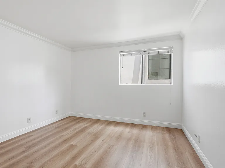 908 S Shenandoah St #104 — Photo 17