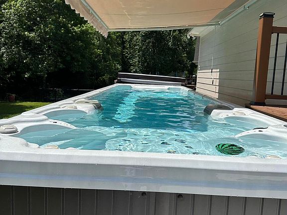 2nd image of 1829 Chadwick Ct