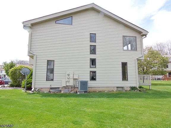 3rd image of 205 Dakota Dr #205