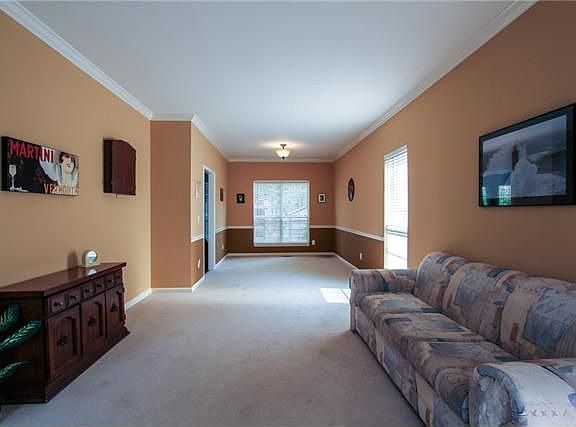 5th image of 204 Dandridge Dr