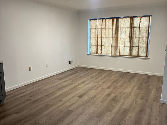 3rd image of 391 Hylan Blvd Floor 1