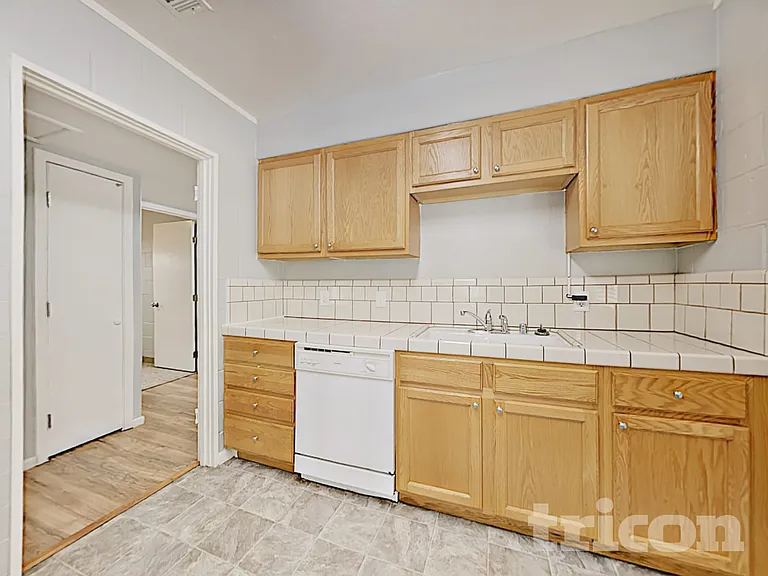 5307 Esmeralda St — Photo 5