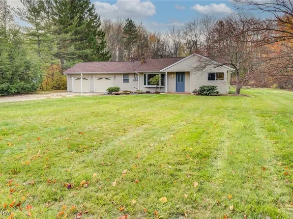13350 Cedar Acres Dr, Chesterland, OH 44026