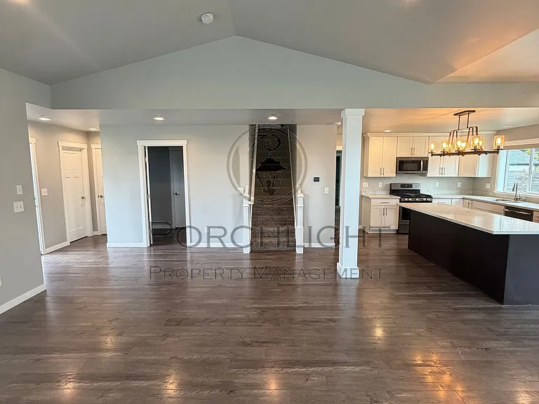 2102 Snowbush St — Photo 6