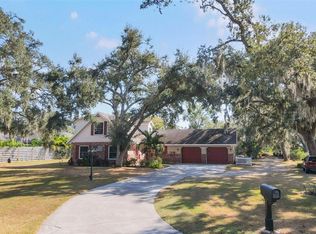 2115 Shadow Oaks Rd, Sarasota, FL 34240