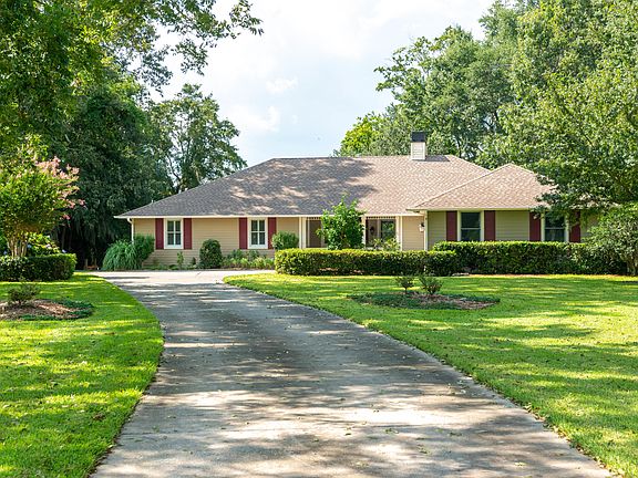 3rd image of 28 Seabrook Point Drive