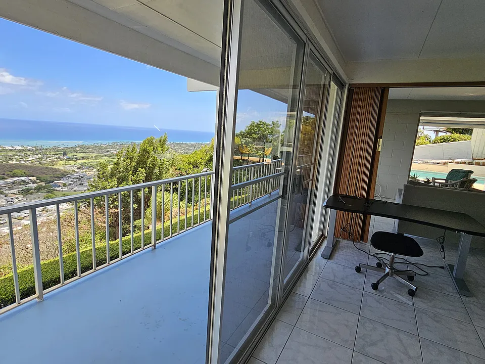 1827 Halekoa Dr #B