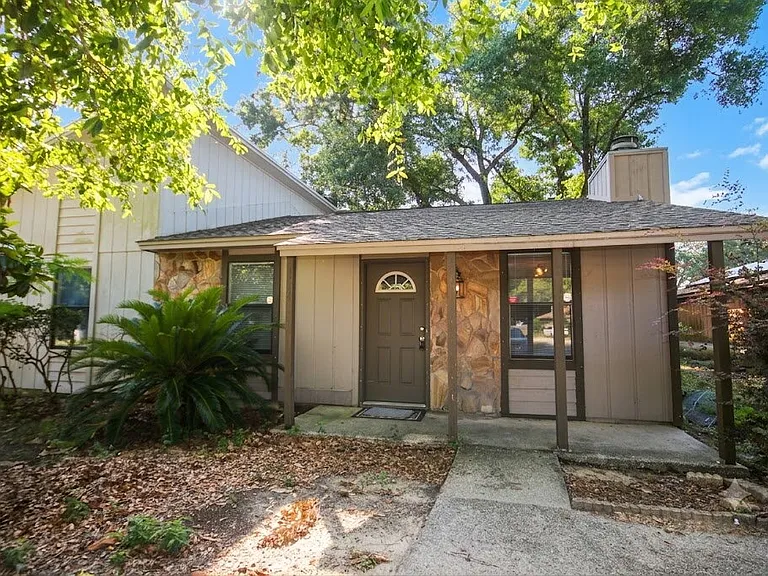 7816 Deborah Dr — Photo 1