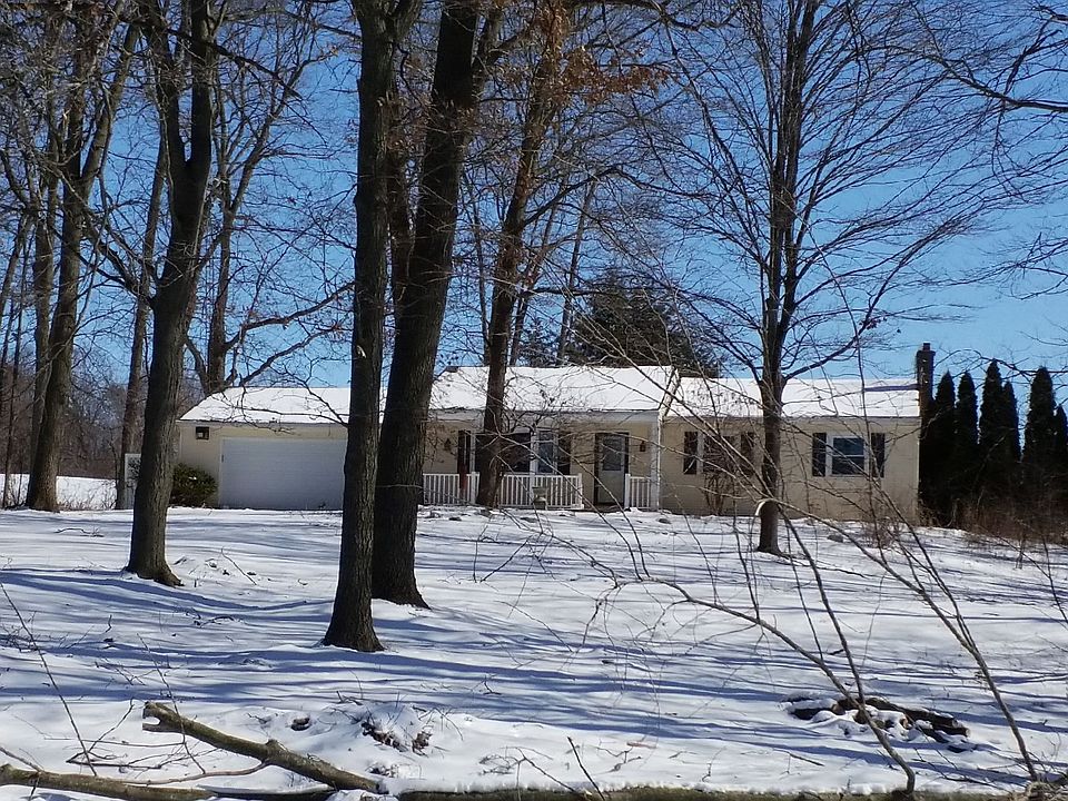 2nd image of 12060 11 Mile Rd