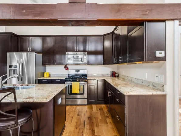 143 Burrill St #301, Swampscott, MA 01907