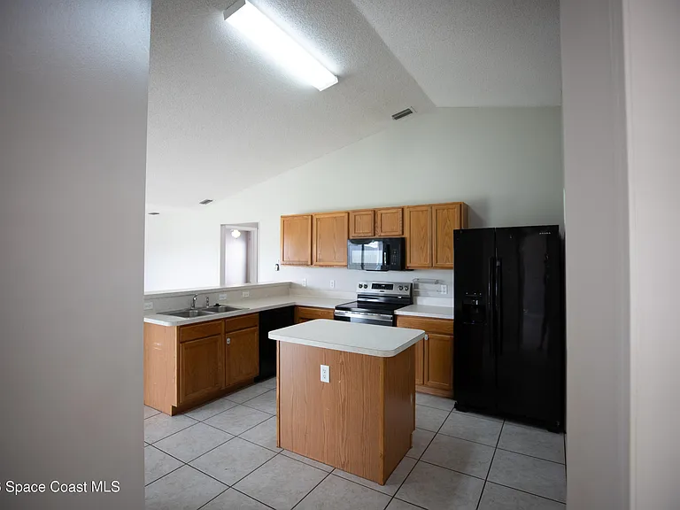 3821 Long Leaf Dr — Photo 4