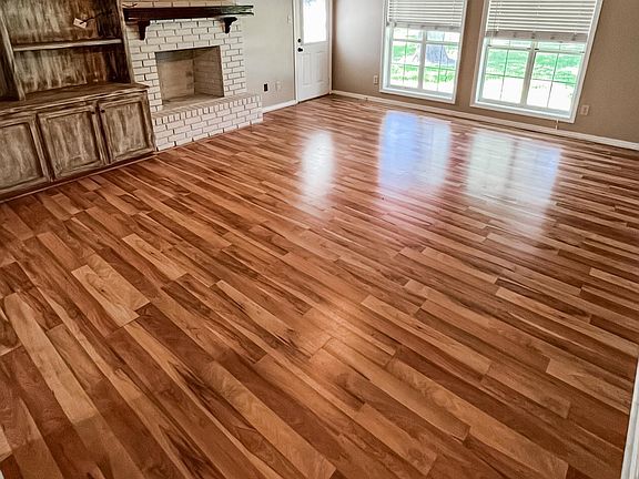 4th image of 105 Green Forest Dr
