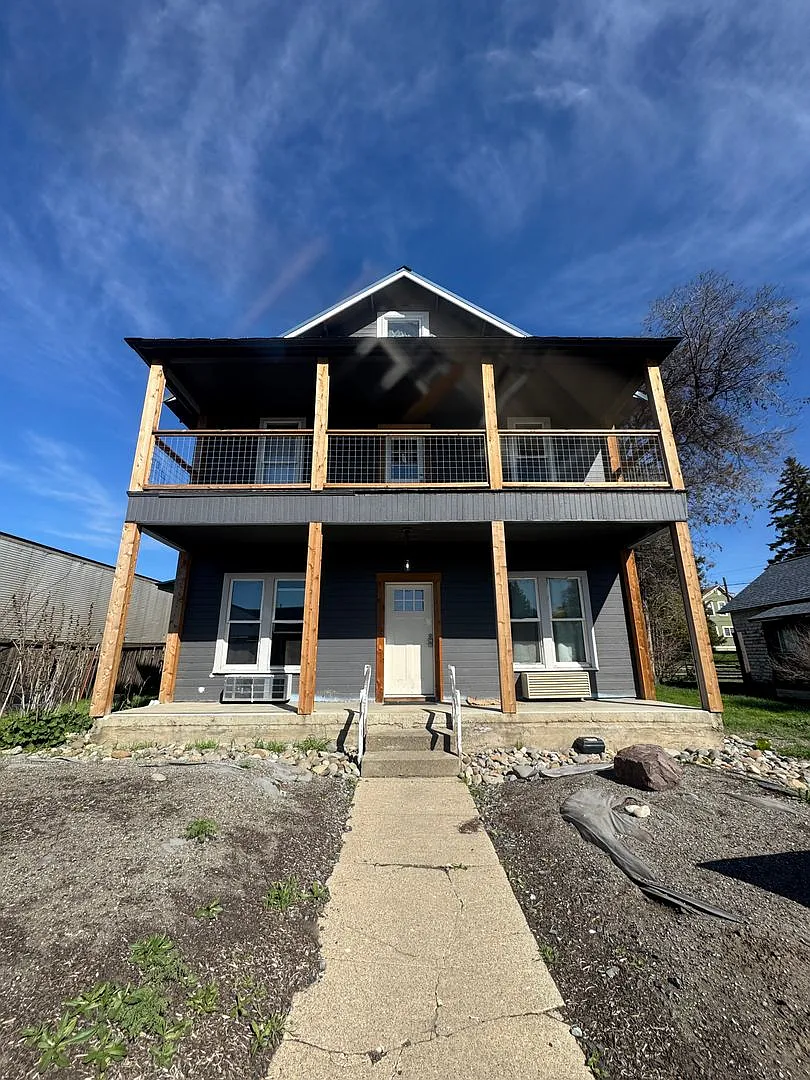 704 North Kittitas Street — Photo 2