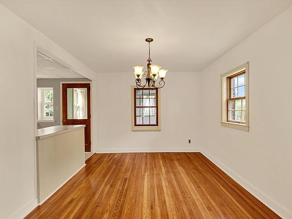 5th image of 729 Skyline Dr