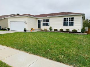 2142 NW 47th Ct, Lincoln, NE 68528