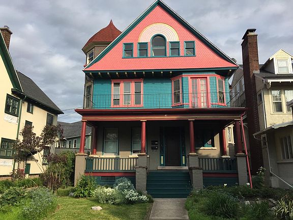 It's the rear upper apartment in this house.