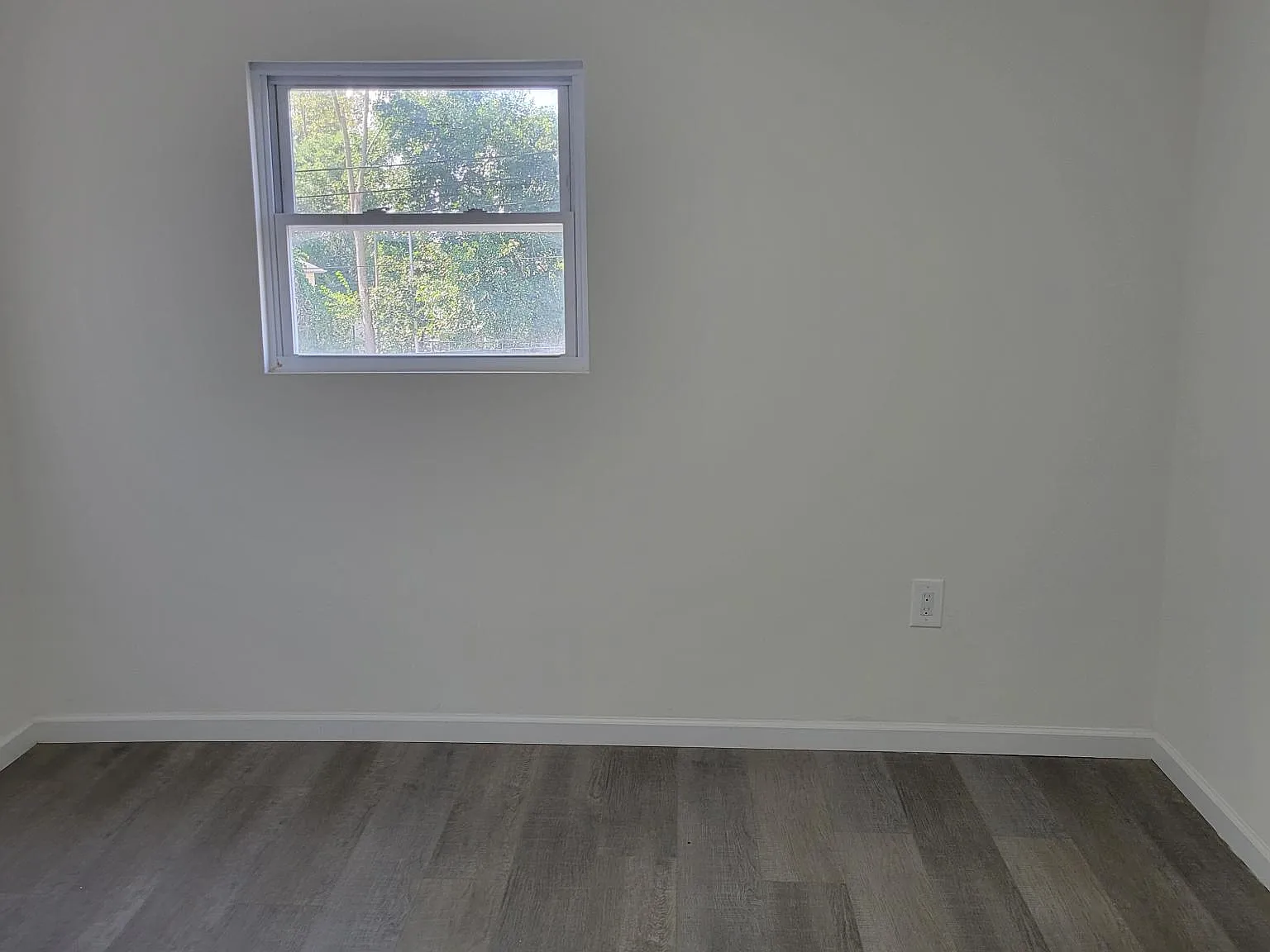 Studio, $1,000 — Photo 2