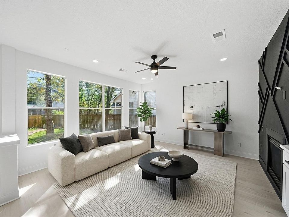 1st image of 82 N Apple Springs Cir