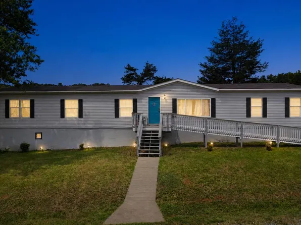 690 Hughes Rd, Gladys, VA 24554