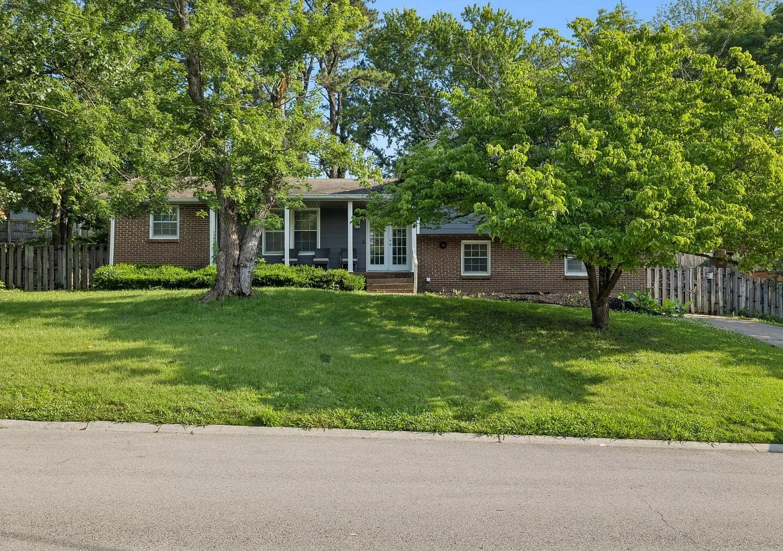 524 Michele Dr — Photo 1