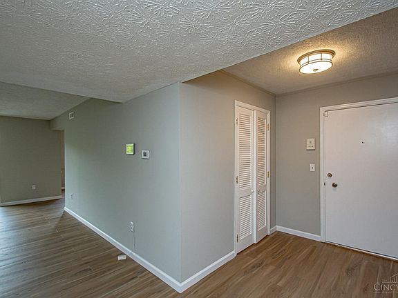 4th image of 1602 Thunderbird Lane