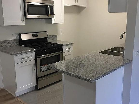 5th image of 1221 N Spaulding Ave #205B