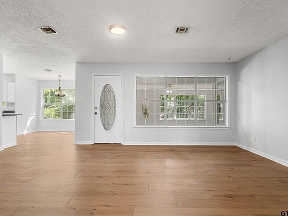 2nd image of 10325 Creek Bend Dr