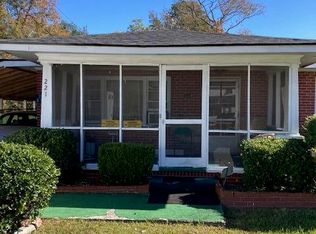 221 S Halifax Rd, Rocky Mount, NC 27804